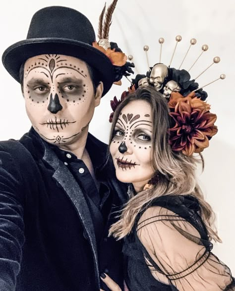 Day Of The Dead Makeup Couples, Day Of The Dead Couple Costume, Sugar Skull Costume, Dead Makeup, Halloween Makeup Diy, Fun Office, Halloween Fest, Skeleton Makeup, Couple Costume