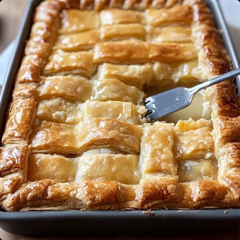 Apple Slab Pie Recipe - cooking art Apple Slab Pie Recipe Easy Recipe, Slab Apple Pie Recipe, Deep Dish Apple Pie Recipe, Cherry Slab Pie Recipe, Apple Desserts With Fresh Apples, Slab Apple Pie, Apple Slab Pie Recipe, Apple Pie Slice, Green Apple Recipes