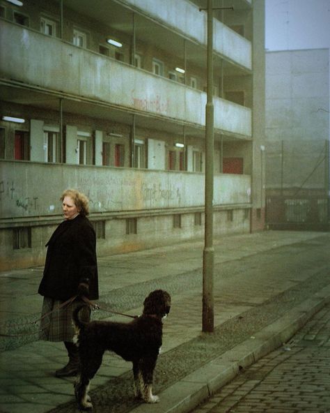 West Berlin. 70s. #BRUTgroup phot Marvel Moodboard, Berlin Winter, Look Both Ways, Berlin Photography, West Berlin, 80s Aesthetic, Berlin Fashion, Urban Style, Favorite City