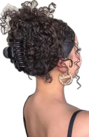 LeeSondra Berovides✨ on Instagram: "Curly Hair Tutorial With Claw Clip ✨ #curlyhair #curlyhairstyles #curlyhairtutorial #hairtransformation #hairtutorial" Curly Hair Clips Hairstyles, 2023 Curly Hair, Clips Hairstyles, Hair Clips Hairstyles, Mixed Curly Hair, Curly Hair Tutorial, Clip Hairstyles, Natural Hair Styles Easy, February 13