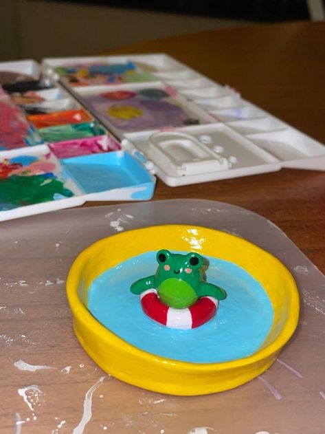 Cute Clay Frog Aesthetic, Clay Crafts Heart, Frog Clay Tray, Cute Clay Trays, Heart Clay Tray, Cute Clay Frog, Trinket Tray Clay, Frog Tray, Clay Tray Ideas