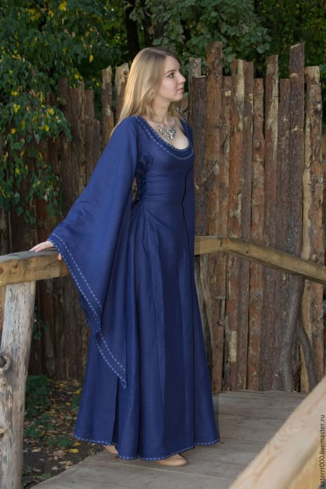 Royal Blue Medieval Dress, Medeival Dress, Blue Medieval Dress, Narnia Dresses, Elven Aesthetic, Fair Fits, Amber Midthunder, Naerys Targaryen, Costume Box