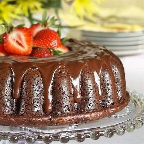 Replace the water with Kahlua to take it up a notch! Kahula Cake, Chocolate Kahlua Cake, Kahlua Cake, Chocolate Bundt Cake, Decadent Chocolate Cake, Snacks To Make, Bundt Cakes Recipes, Decadent Chocolate, Easy Chocolate