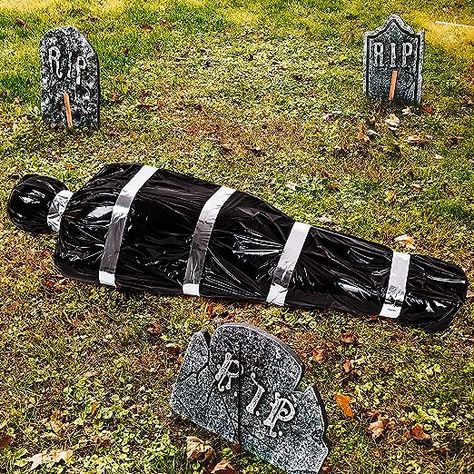 Halloween decorations - Dead victim prop is a good choices for halloween decorations. You can use it to decor your halloween party, haunted house party, zombie vampire party, butcher shop scene, crime scene, butcher haunted house display or any themed halloween party etc. Halloween Props Scary, Dekorasi Halloween, Uhyggelig Halloween, Halloween Outside, Haunted House Decorations, Halloween Fest, Casa Halloween, Haunted House Props, Creepy Halloween Decorations