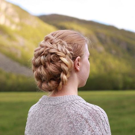 Princess Updo, Interesting Hairstyles, Historical Hairstyles, Medieval Hairstyles, Yennefer Of Vengerberg, Peinados Recogidos, Fancy Hairstyles, Very Long Hair, Braids For Long Hair