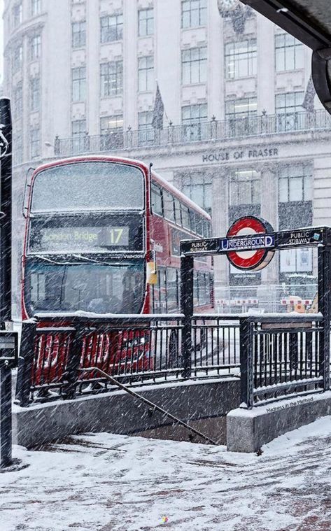 Snow In London, London Snow, Decker Bus, London Aesthetic, London Christmas, Double Decker Bus, Gifts For Boyfriend, London Bus, Christmas Gifts For Boyfriend