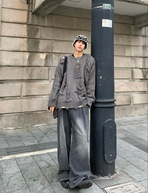 Korean Grunge Outfits Men, Asian Street Style Men Korean Fashion, Japanese Archive Fashion Men, Japanese Y2k Fashion Men, Acubi Fashion Men, Korean Grunge Outfits, Y2k Male Fashion, Korean Street Fashion Mens, Grunge Outfits Men