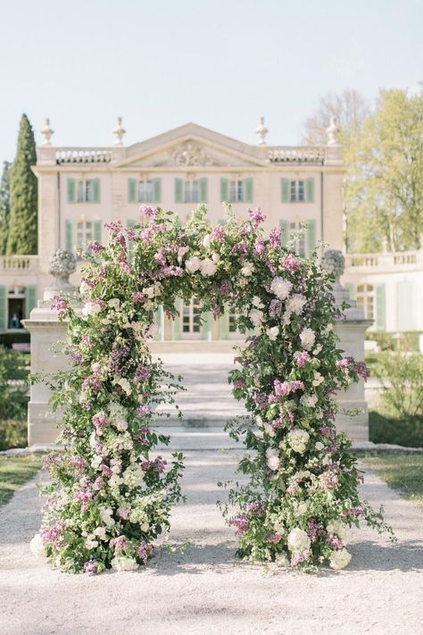 White Purple Flower Arrangement, Wedding Floral Ceremony, Purple Ceremony Arch, Lilac And White Wedding, Wedding Flower Archway, Garden Wedding Arch, Arch Flowers Wedding, Aisle Decor Wedding, Flower Arch Wedding