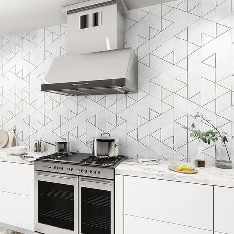 Verin Thassos Polished Marble and Brass Mosaic Tile | Tilebar.com Diamond Backsplash, Thassos Marble, Gray Backsplash, Diy Remodeling, Modern Backsplash, Patterned Tile Backsplash, Carrara Marble Tile, Countertop Backsplash, Marble And Brass