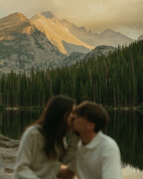 Only the most movie-worthy sunset hikes and sunrise adventures for Emily + Ben’s ethereal Colorado engagement. . . . #nashvilleweddingphotographer #coloradoengagementphotographer #coloradoweddingphotographer #minnesotaengagementphotographer #cinematicweddingphotography #documentaryphotographer #rockymountainbride #rockymountainnationalpark #authenticlovemag #travelweddingphotographer Proposal Pictures In The Mountains, Mountain Picnic Photoshoot, Ethereal Engagement Photoshoot, Mountain Romance Aesthetic, Fall Mountain Couple Pictures, Moab Couples Photoshoot, Engagement In Mountains, Engagement Mountain Photoshoot, Intimate Colorado Wedding