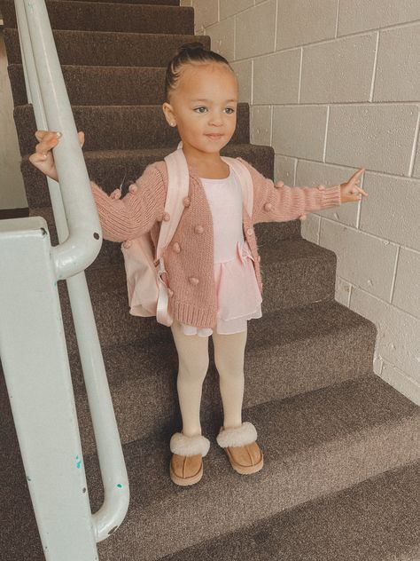 ballet aesthetic ballet little girl outfit inspo Girls Ballet Outfit, Toddler Dance Outfit, Toddler Ballet Outfit, Ballet Outfit, Toddler Ballet, Toddler Dance, Kids Ballet, Baby Ballet, Tap Dancing