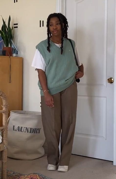 Simple Outfits Streetwear, Khadijah Living Single Outfits, Stemme Outfits, Formal Granola Outfits, Polished Aesthetic Outfits, Black Earthy Aesthetic Outfits, Indie Black Women Aesthetic, Work Causal Outfits, Math Teacher Outfits