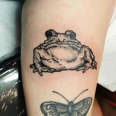 Toad Tattoo, Illustrative Tattoos, Prince Frog, Mama Tried, Dragon Tattoos, Nature Tattoos, Best Tattoo, Dragon Tattoo, Hidden Gem