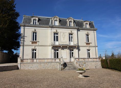 Old Manor House, Chateau For Sale, Dining Room Fireplace, Old Manor, Tv In Bedroom, French Property, Living In Paris, French Country House, French House