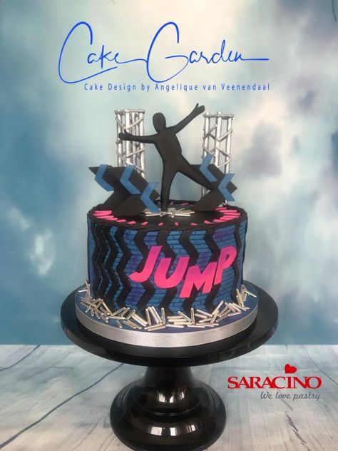 Zig zag & Jump cake by Cake Garden Houten Trampoline Cakes Birthdays, Jump Birthday Cake, Trampoline Cake Ideas, Jump Party Cake, Trampoline Cake, Gymnastics Theme Party, Cake 2022, Jump Party Invitations, Trampoline Birthday Party