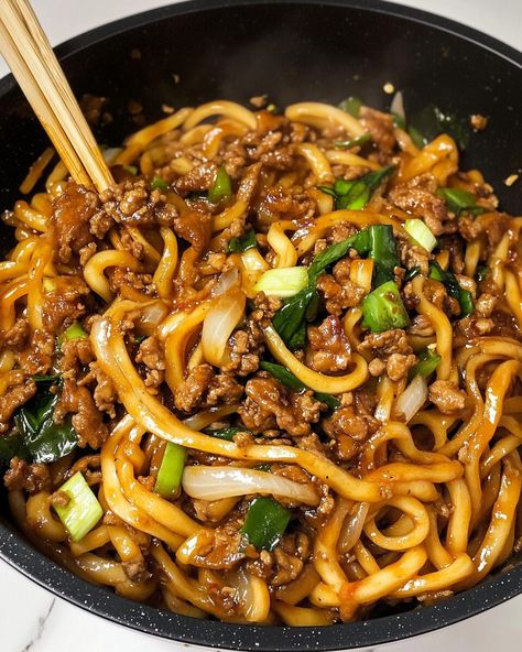 Healthy Udon Noodle Stir Fry, Veggie Udon Stir Fry, Japanese Ground Pork Recipes, Ramen Udon Noodle Recipes, Hibachi Udon Noodles, Pork Noodles Asian, Pork Rice Noodles, Best Udon Noodle Recipe, Pork Udon Noodles Stir Fry