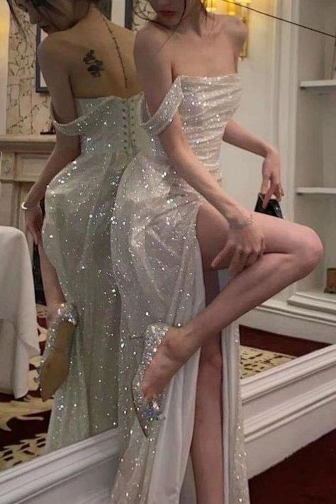 Weitese Elegant Mermaid Off the Shoulder Silver Sequins Long Prom Dress with Split Front Dresses For Short People, Homecomings Dresses, Elegant Dress Aesthetic, Elegant Classy Dresses, Elegantes Party Outfit, Prom Dress With Split, Coronation Dress, Prom Dress Inspo, Classy Prom