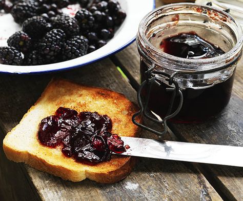 For this hedgerow jelly, use a balance of sour, sweet and bitter. Vary the fruits according to what's available, including cultivated varieties. Hedgerow Jelly, Moringa Recipes, Blackberry Recipes, Pan Fried Salmon, Foraging Recipes, Blackberry Jam, Country Living Magazine, Midweek Meals, Jelly Recipes