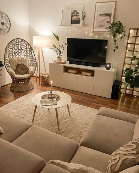 Imaginative Designer Blends Different Styles To Create Her Unique One Apartment Living Room Design, Dream Apartment Decor, Future Apartment Decor, Entertainment Area, One Home, Small Living Room Decor, Small Apartment Living, Home Inspo, Home Design Living Room