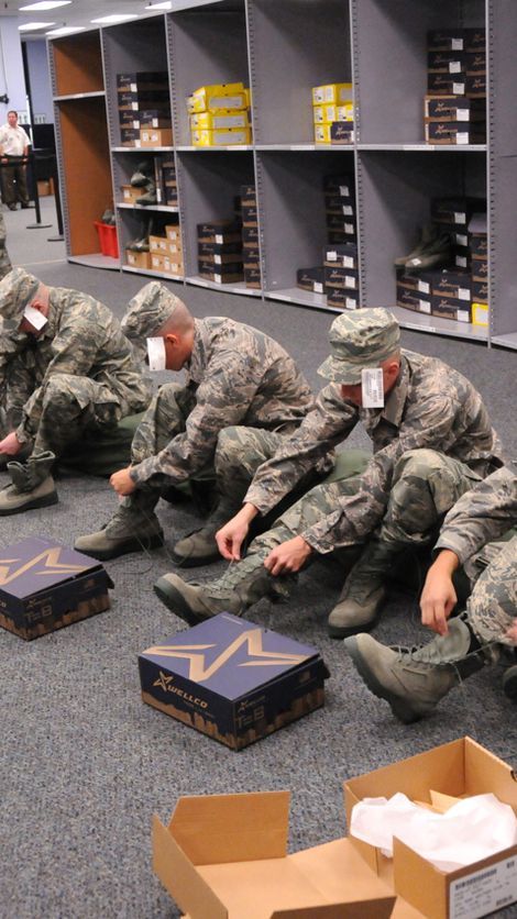 Into the wild blue yonder: US Air Force basic training (pictures) - CNET Air Force Basic Training, Air Force Pictures, Lackland Air Force Base, Lackland Afb, Air Force Families, Air Force Academy, Air Force Mom, Basic Training, Army Pics