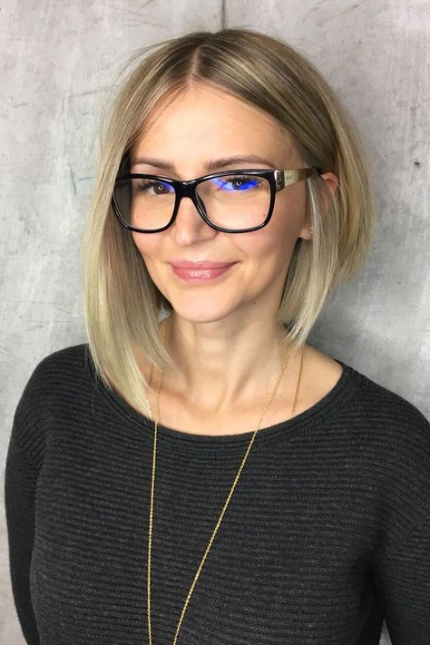 Hairstyles For Glasses Wearers, Hairstyles For Glasses, Vintage Bob Hairstyle, Gray Transition, Hairstyles With Glasses, Vintage Bob, Super Short Hair, That Smile, Bob Hairstyles For Fine Hair