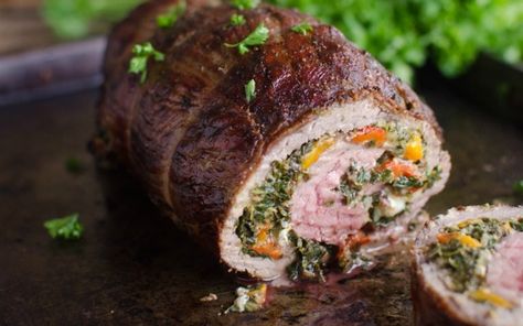 Wow your family and friends with Flank Steak Pinwheels. They’re impressive looking yet super easy to make. Stuffed with delicious cheese, roasted peppers and spinach, they’ll be asking for seconds! Stuff Flank Steak Recipes, Flap Meat Recipes Dinners, Flank Pinwheels, Stuffed Flank Steak Recipes, Flap Meat Recipes, Flank Steak Pinwheels, Stuffed Meat, Stuffed Flank Steak, Steak Pinwheels