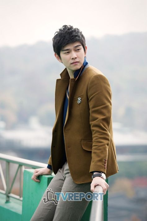 Yoon Kyun Sang - Recherche Google Yoon Kyun Sang, Kyun Sang, Korean Drama Movies, Pinocchio, Korean Celebrities, Korean Idol, Korean Men, Asian Actors, Asian Boys