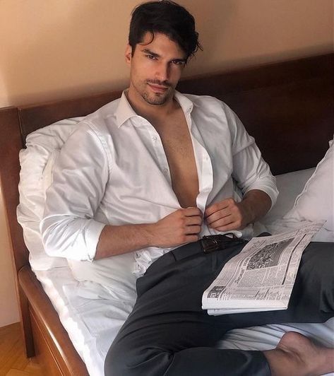 Male Professor, Professor Aesthetic, Handsome Italian Men, Art Of Manliness, Character Inspiration Male, Italian Men, Book Boyfriends, Dream Guy, Book Characters