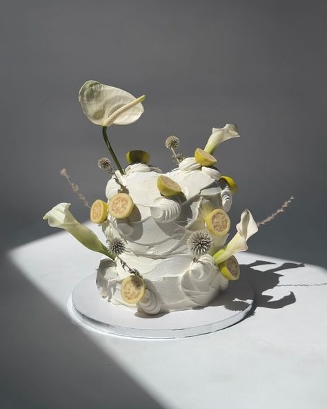 Beautiful Trends for Summer Wedding Cakes | Vintage Decor, Flower Cakes, Seasonal Berries Cake Matcha, Flower Cake Design, Single Tier Cake, Rock Cake, Summer Wedding Cakes, Creative Wedding Cakes, Flower Cakes, Wedding Cake Ideas, Floral Wedding Cake