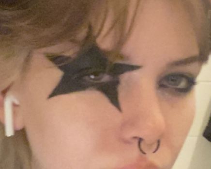 Star Makeup Hooded Eyes, Rock Star Eye Makeup, Goth Star Makeup, Eye Star Makeup, Star On Eye, Star Themed Makeup, Star Clown Makeup, Star Eye Makeup, Star Clown