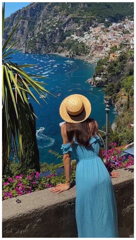 Lac Como, Amalfi Coast Outfits, Sorrento Hotel, Italian Aesthetic, Sorrento Italy, Cinque Terre Italy, Amalfi Coast Italy, Find Cheap Flights, Taxi Cab