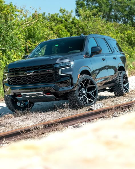 Chevy Suv Tahoe, Lifted Chevy Tahoe, Mom Cars, Chevy Tahoe Z71, Chevy Trucks Accessories, Chevy Suv, Chevy Vehicles, Toyota Hybrid, Chevy Trucks Silverado