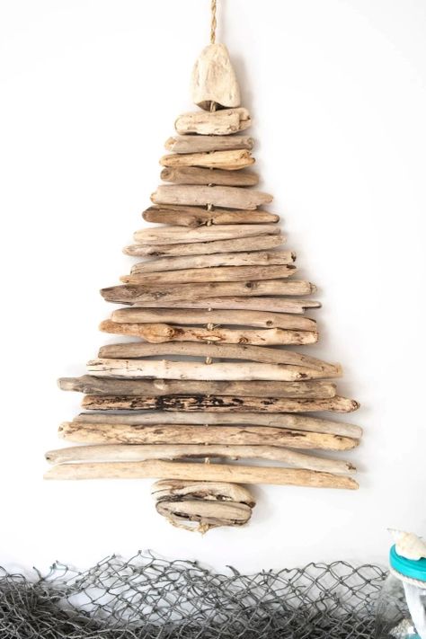 40 Coastal Beach Driftwood Christmas Trees | Natural Driftwood Tree Ideas DIY & Shop Driftwood Christmas Trees, Driftwood Trees Diy, Christmas Driftwood Ideas, Driftwood Crafts Christmas, Driftwood Decor Wall, Driftwood Tree, Beach Christmas Trees, Driftwood Christmas, Driftwood Christmas Tree