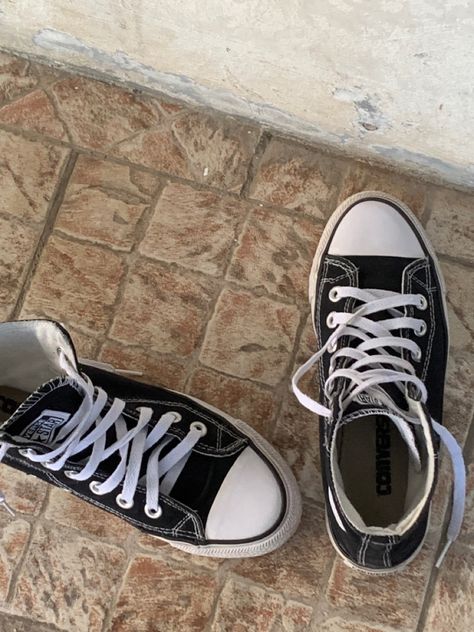 me and my fake converse against the world lol Fake Converse, How To Lace Converse, Converse Aesthetic, Junk Drawer, Converse Chuck, Chucks Converse, Converse Shoes, Sneaker Head, Worth Reading