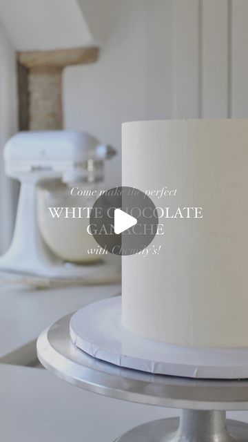 White Cake With Chocolate Ganache, Ganache For Cake Filling, How To Make White Chocolate Ganache, Chocolate Ganache Wedding Cake, White Chocolate Ganache Recipe For Cake, White Ganache Frosting, White Ganache Recipe, White Ganache Cake, Ganache Frosting Cake