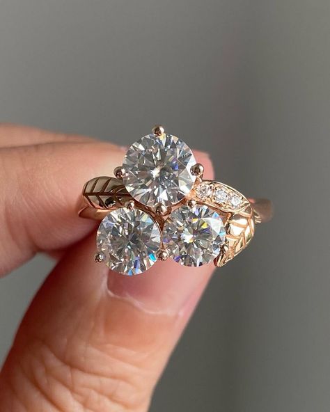 Three Stone Engagement Rings Round, Simple Rings, Filigree Engagement Ring, Diamond Rings Design, Yellow Engagement Rings, Engagement Rings Round, Three Stone Engagement, Dream Style, Diamond Wedding Ring