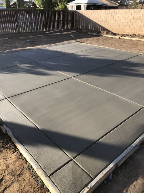 Concrete Slabs Backyard, Concrete Slabs Backyard Ideas, Concrete Joints Design, Concrete Slabs Backyard Diy, Patio Slabs Ideas, Concrete Slab Patio Ideas, Concrete Slab Makeover, Concrete Slab Patio, Extend Concrete Slab Patio