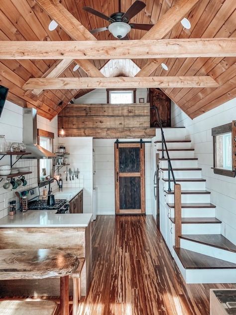 Tiny Loft House, Rustic Tiny House, Tiny Loft, Tiny House Furniture, Loft House Design, Tiny House Loft, Tiny House Inspiration, Interior Design Rustic, Shed Homes