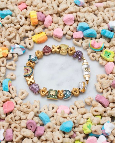 Lucky Charms Bracelet, Dope Jewelry Accessories, Lucky Charm Bracelet, Wrist Jewelry, Bead Charms Diy, Luxe Jewelry, Jewellery Marketing, Jewelry Accessories Ideas, Charms Bracelet