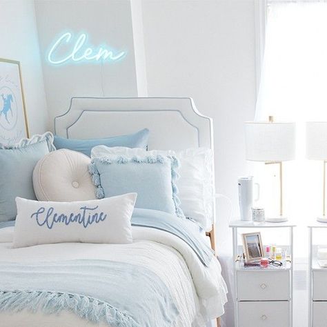 dormify on Instagram: "seeing double👀 tag a future roomie you want to decorate with!💙" Sea Salt Sand Bedroom, Baby Blue Dorm Room, Blue And White Dorm Room, Blue And White Dorm, Light Blue Room, Ole Miss Gameday, Blue Dorm Room, Light Blue Rooms, White Dorm Room