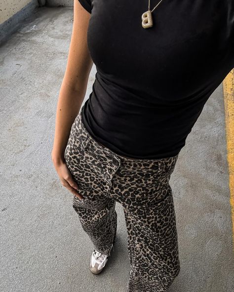 NEW IN���🐆🖤👀💫 Introducing the LEOPARD CHIC PANT!🐆 The wait is over for this must-have item. Leopard print is here to stay, combining bold style with unbeatable comfort. Step up your wardrobe with this trendy new arrival!🫶🏼 NOW LIVE ONLINE🖤 SHOP NOW💻 Lepord Print Jeans Outfits, Leopard Print Pants Outfit Classy, Cheetah Pants Outfit, Print Jeans Outfit, Leopard Pants Outfit, Leopard Print Pants Outfit, Cheetah Pants, Printed Pants Outfits, Animal Print Pants