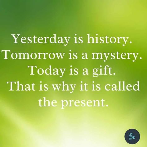 25 Quotes About Living in The Moment | Living in The Present Quotes Quotes About Presents, Live In The Present Quotes, Live For Today Quotes, Present Quotes, Holiday Card Quotes, Quotes About Living, Moment Quotes, Be Present Quotes, Past Quotes