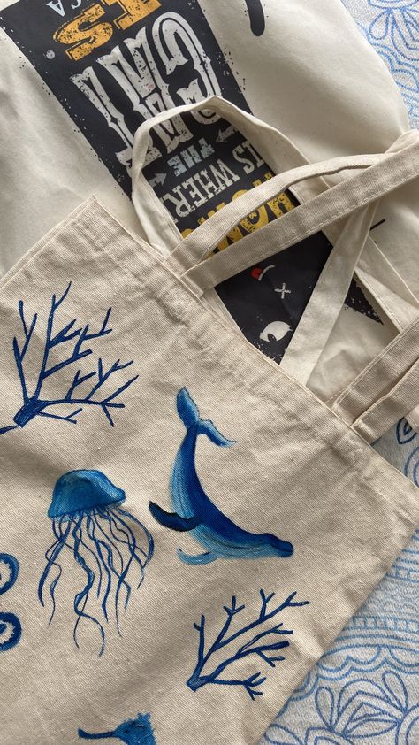 Tote Bag Inspo, Totebag Aesthetic, Ocean Tote Bag, Creative Tote Bag, Handpainted Tote Bags, Tot Bag, Tods Bag, Sac Diy, Sea Bags