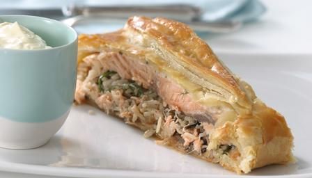 Salmon en Croute; BBC     Not a low fat offering, but this sounds well worth it! Mary Berry Salmon, Salmon En Croute, Salmon Wellington, Russian Dishes, Red Pesto, A Spicy Perspective, Bbc Food, Mary Berry, Sliced Mushrooms