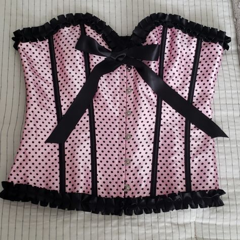 Lovely Corset Adjustable. Brand New. Pink Goth Clothes, Pink Goth Fashion, Black And Pink Clothes, Draculaura Clothes, Pink And Black Goth, Pink Alternative Fashion, Punk Corset, Strawberry Switchblade, Inner Monster