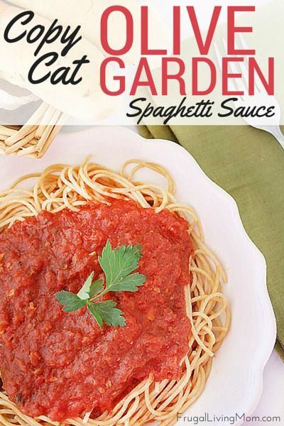 Want to head out to Olive Garden but your wallet is a bit light? Take a little time to make up this awesome Copycat Olive Garden Spaghetti Sauce. You can use it on regular or gluten free pasta, or zucchini noodles, make lasagna or any other Italian dish with red sauce that you love! Olive Garden Spaghetti Sauce, Olive Garden Spaghetti Sauce Recipe, Garden Spaghetti Sauce, Olive Garden Spaghetti, Copycat Olive Garden, Olive Garden Recipes, Spaghetti Sauce Recipe, Homemade Spaghetti Sauce, Veggie Meals