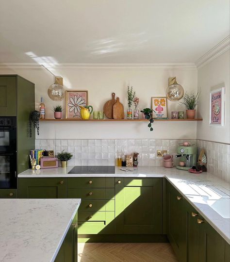 Maximalist Kitchen Ideas, Colorful Kitchen Cabinets, Retro Modern Home, Petite Kitchen, Whimsical House, Shop Board, Plywood Kitchen, Cabin Kitchen, Beige Kitchen