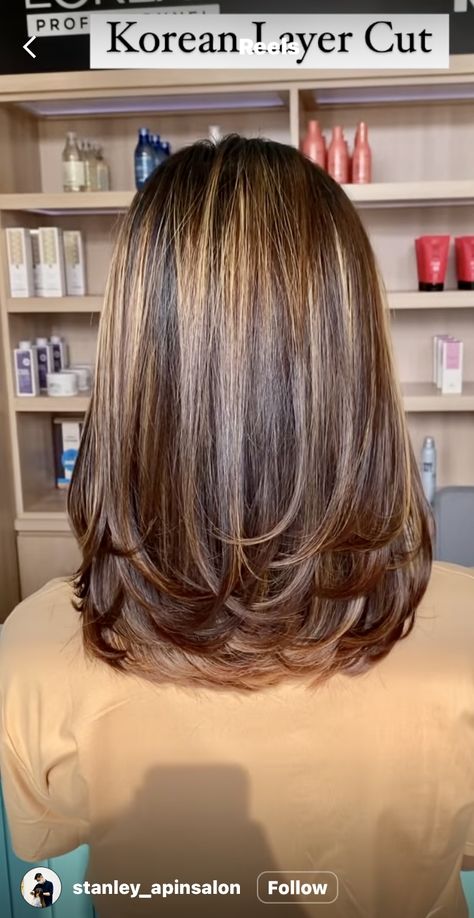 Blonde Color For Graying Hair, C Shape Haircut Medium, Fall Haircuts 2023 Medium, Square Layers, Rambut Brunette, Short Hair Cut, Makeover Before And After, Long To Short Hair, Extreme Hair