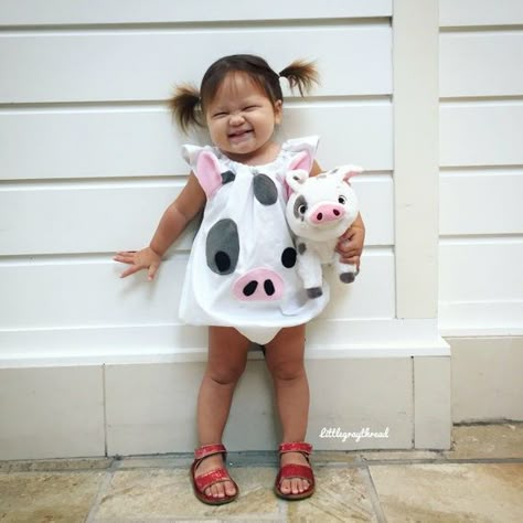 Pua Costume, Moana Halloween Costume, Pua Pig, Festa Moana Baby, Pig Costumes, Fairy Halloween Costumes, Moana Birthday Party, Hallowen Costume, Moana Birthday