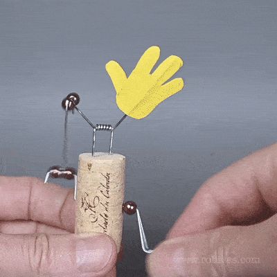 Automata Diy How To Make, Kinetic Sculpture Diy, Wave Machine, Kinetic Toys, Cork Crafts Diy, Creative Money Gifts, Cork Diy, Mini Doll House, Kinetic Art